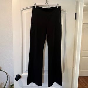 Lou & Grey Luvstretch Flare Pocket Pants